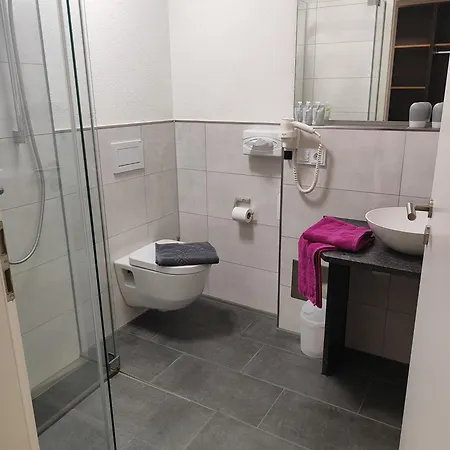 Gaestehaus Stock Brotkoerble *